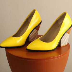 Talons vernis en cuir vinyl jaune orange blanc à gros talons et bouts pointus