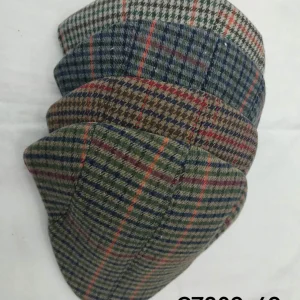 Béret homme motif  petits carrés(x12)# 49